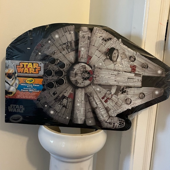 Crayola Other - SOLD! Star Wars Millennium Falcon Art Kit by Crayola